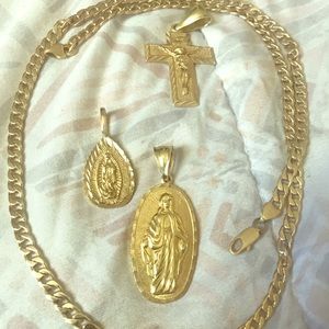 14kt and 18kt gold chain and 3 charms